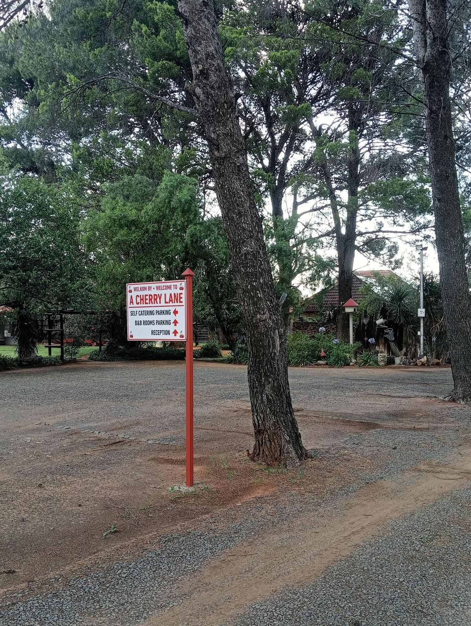 A Cherry Lane Self Catering And B&B Bloemfontein Eksteriør billede